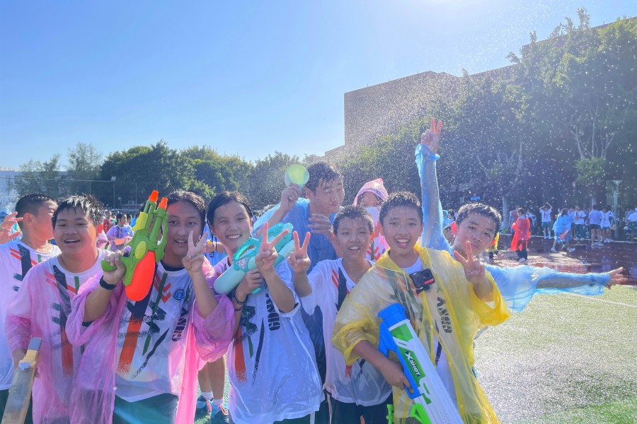 师生脸上洋溢着开心的笑容 (6)_副本.jpg